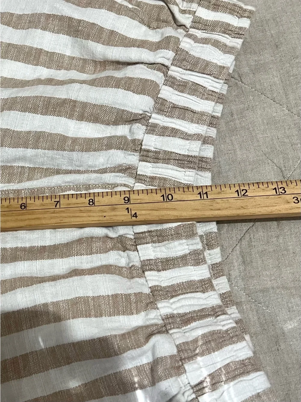 Old Navy Women's Linen Blend Striped Shorts Sz Small Tan White Elastic Waist